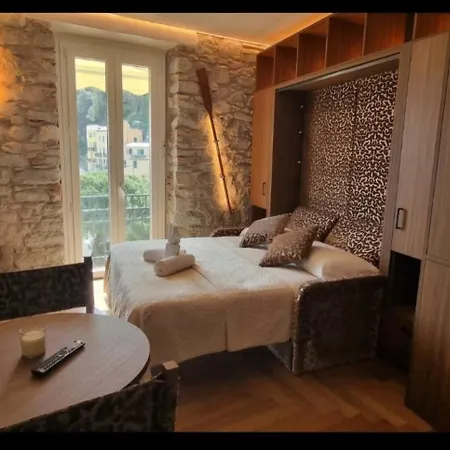 Casa Vittoria 게스트하우스 4*